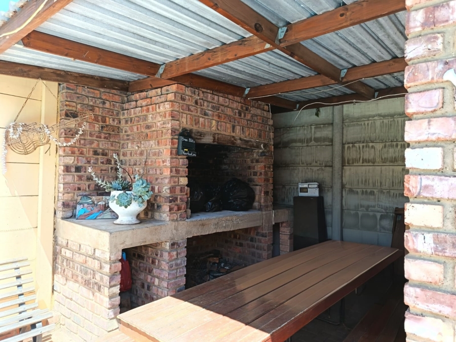 5 Bedroom Property for Sale in College Hill Eastern Cape